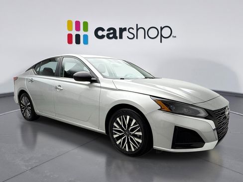 Used 2024 Nissan Altima 2.5 SV image 7