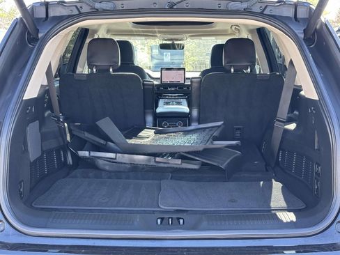 Used 2023 Lincoln Aviator AWD w/ Premium Package image 24
