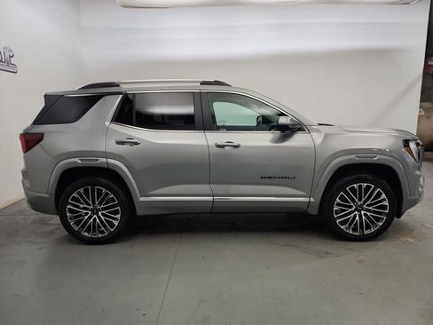 Used 2026 GMC Terrain Denali w/ LPO, Black Badging Package image 10