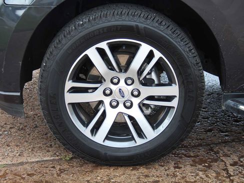 Used 2022 Ford Expedition XLT RWD image 16