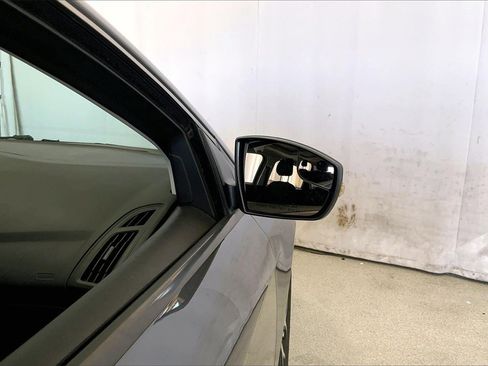 Used 2018 Ford Focus SEL image 11