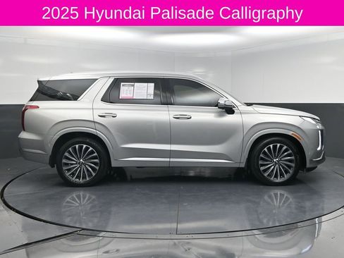 Used 2025 Hyundai Palisade Calligraphy AWD/4WD image 4