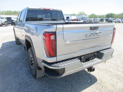 New 2026 GMC Sierra 3500 Denali Ultimate AWD/4WD image 7