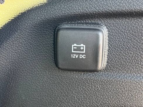 Used 2023 Jeep Grand Cherokee L Limited AWD/4WD image 11