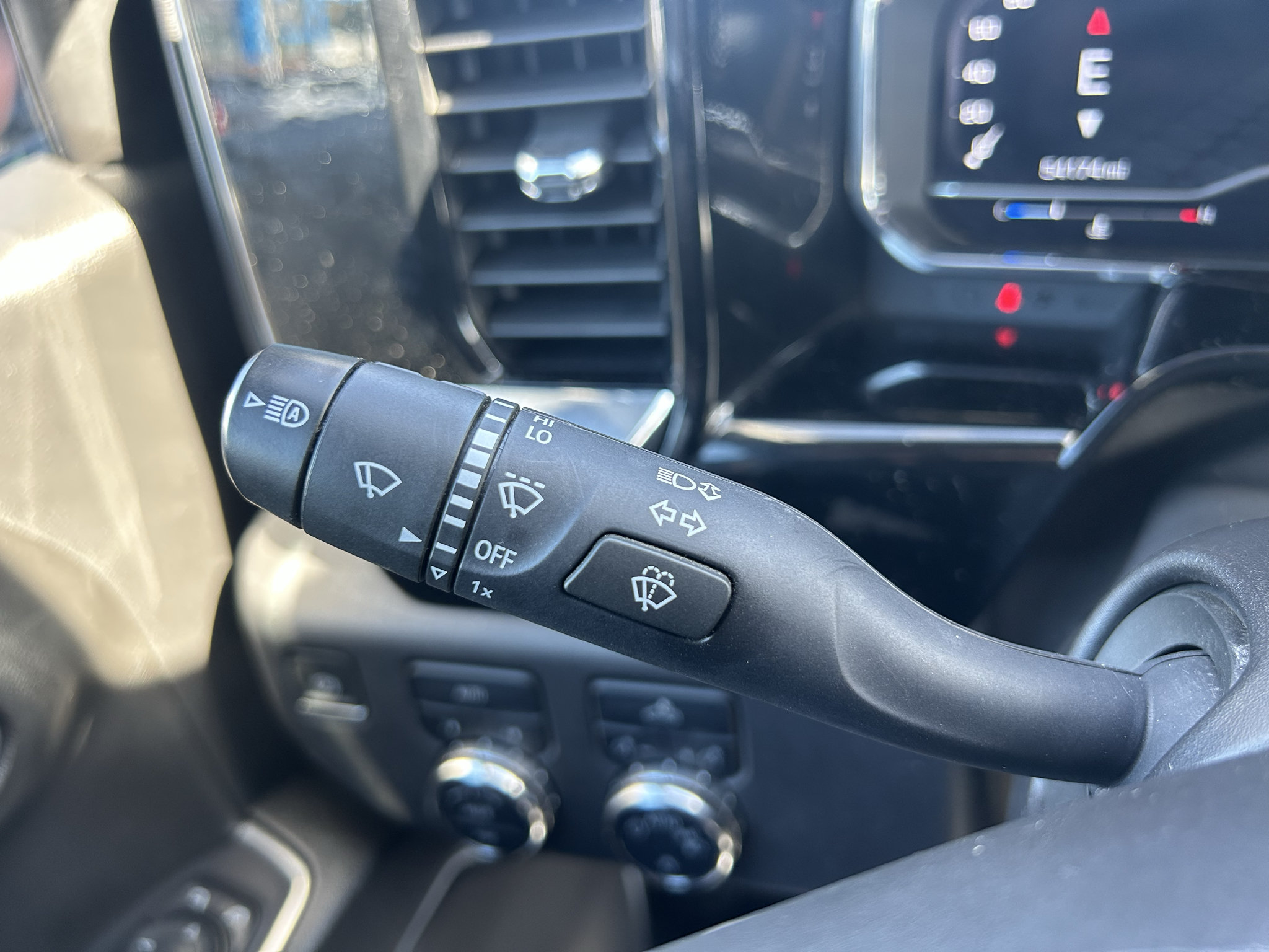 Used 2024 GMC Sierra 1500 SLE AWD/4WD image 16