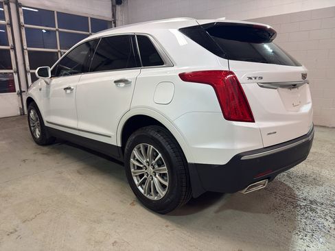 Used 2017 Cadillac XT5 Luxury w/ Driver Awareness Package AWD/4WD image 4