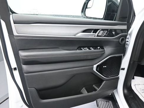 New 2026 Jeep Grand Wagoneer Limited AWD/4WD image 27