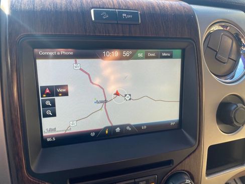 Used 2014 Ford F150 Lariat w/ Lariat Chrome Package image 28