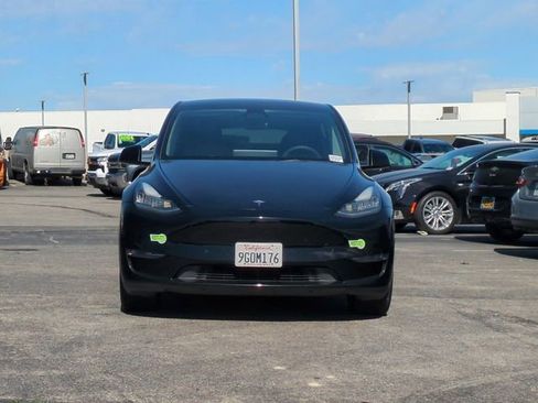 Used 2023 Tesla Model Y Long Range AWD/4WD image 3