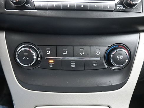 Used 2015 Nissan Sentra SV FWD image 18