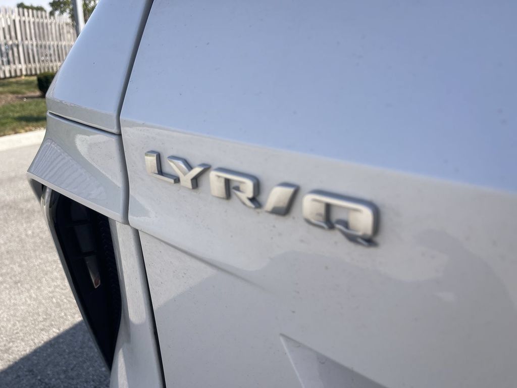 Certified 2024 Cadillac Lyriq Luxury AWD/4WD image 4