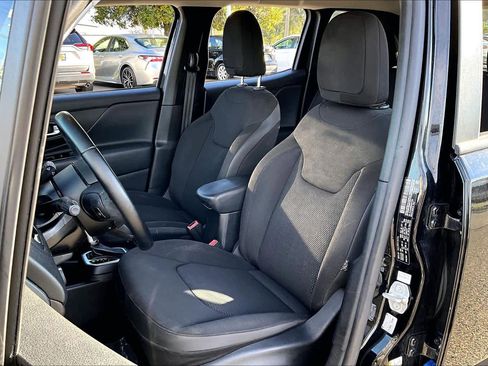 Used 2019 Jeep Renegade Altitude w/ Quick Order Package 2XM image 7