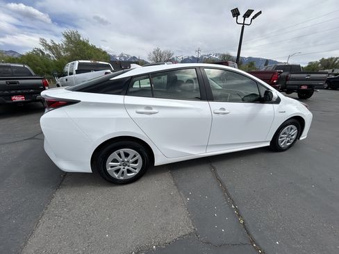 Used 2016 Toyota Prius Two image 4