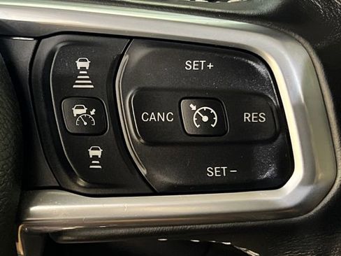 Used 2022 Jeep Wrangler Unlimited Rubicon w/ LED Lighting Group AWD/4WD image 21