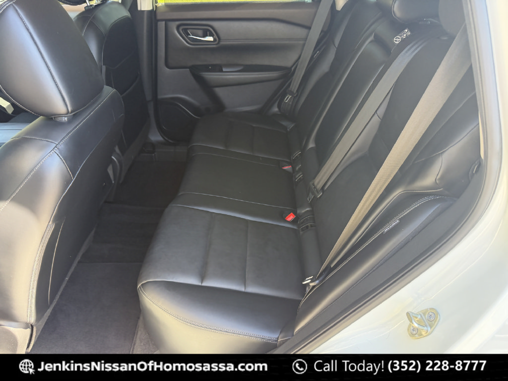 Used 2023 Nissan Rogue SV w/ SV Premium B Package FWD image 30