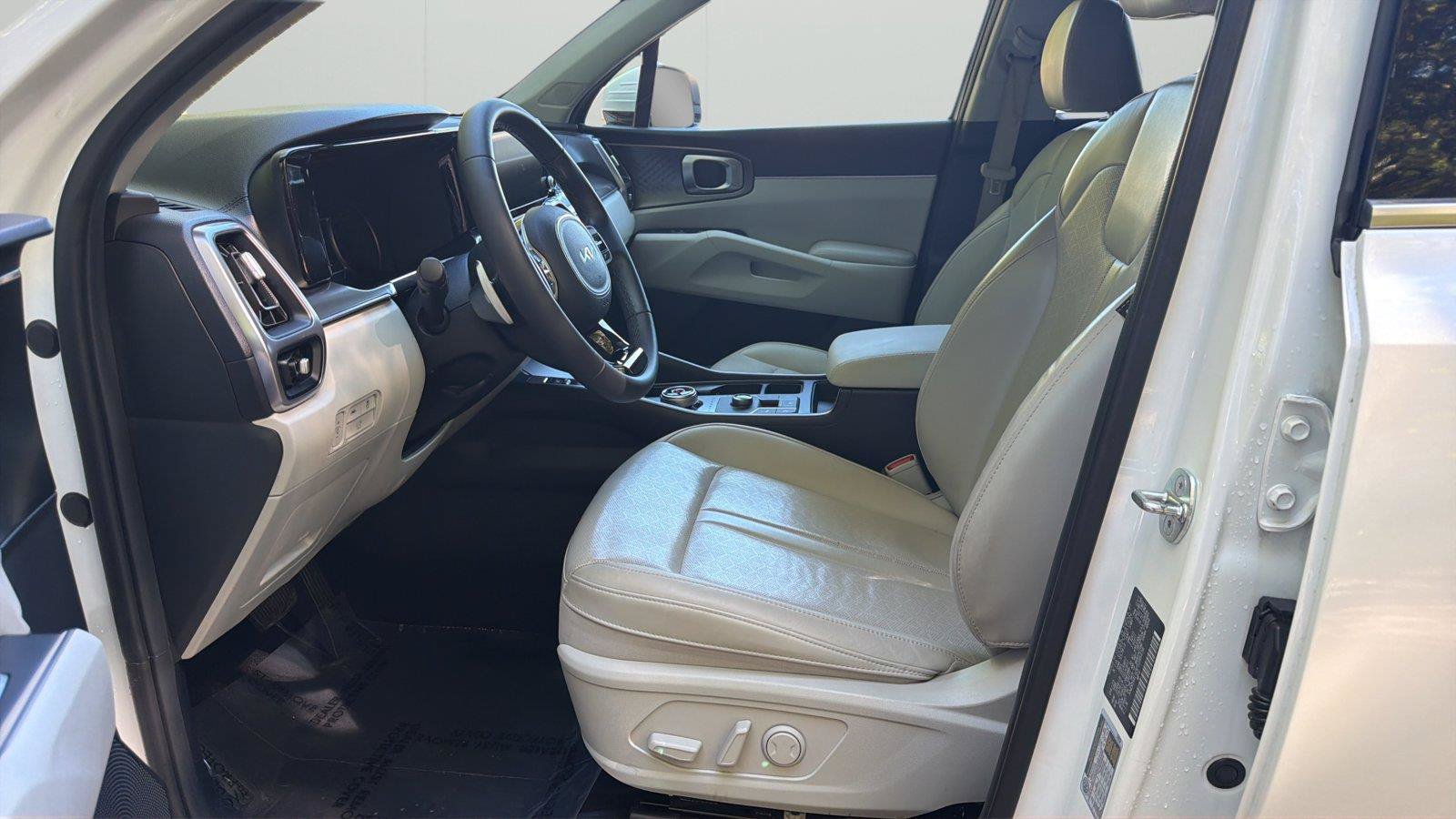 Used 2023 Kia Sorento EX FWD image 10