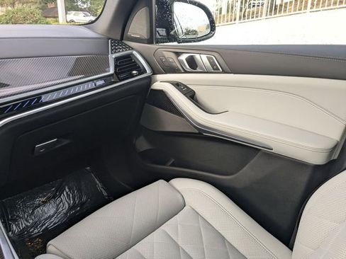 Used 2024 BMW X5 M60i image 13