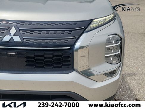 Used 2022 Mitsubishi Outlander ES FWD image 5