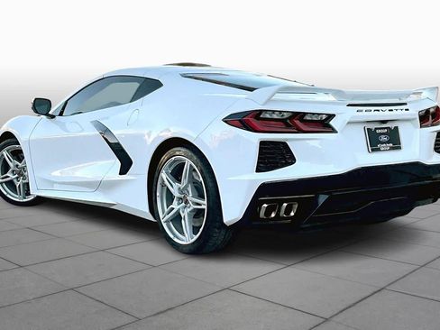 Used 2022 Chevrolet Corvette Stingray Coupe w/ Z51 Performance Package image 11