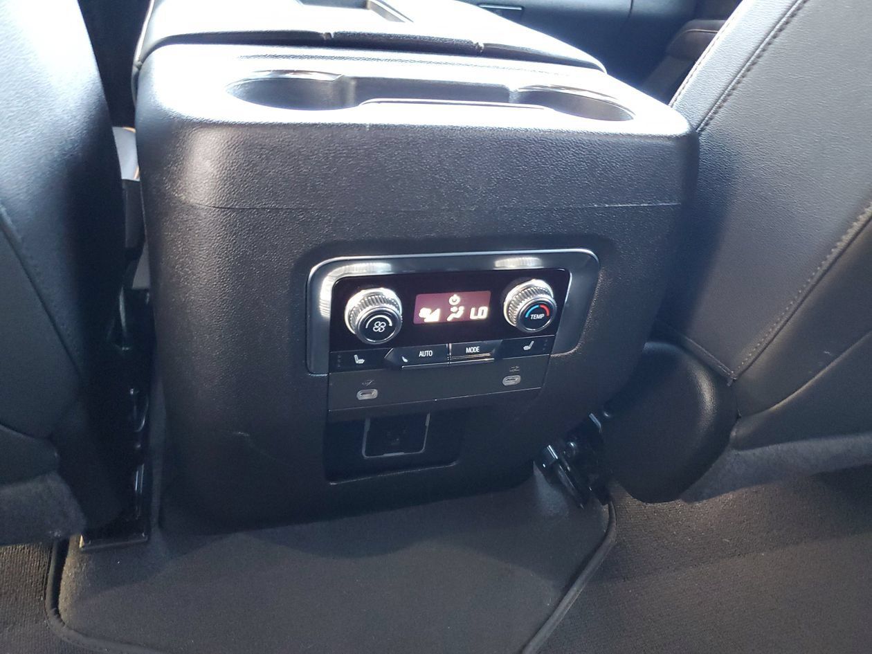 Used 2023 GMC Yukon AT4 AWD/4WD image 15