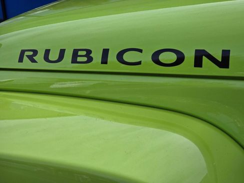 Used 2017 Jeep Wrangler Unlimited Rubicon w/ Max Tow Package image 11