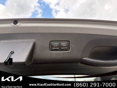 Used 2022 Kia Carnival SX FWD image 17
