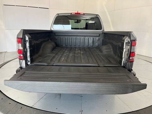 Used 2022 Nissan Frontier S RWD image 13