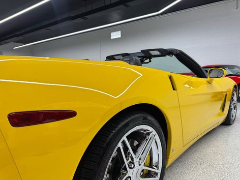 Used 2006 Chevrolet Corvette Convertible w/ Preferred Equipment Group RWD image 31