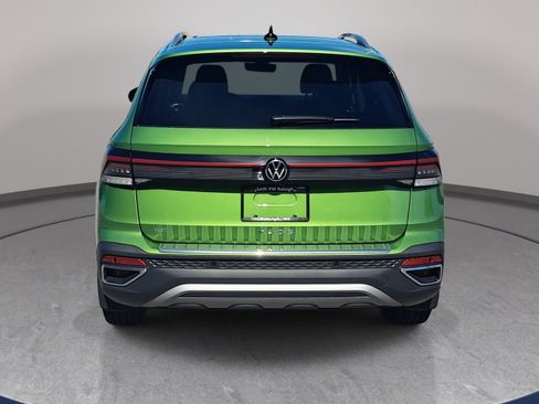 New 2026 Volkswagen Taos SE FWD image 6