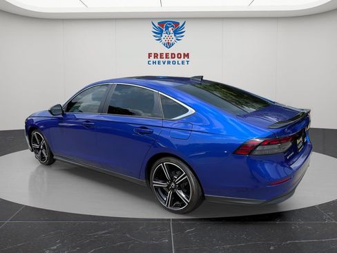 Used 2025 Honda Accord Sport image 4