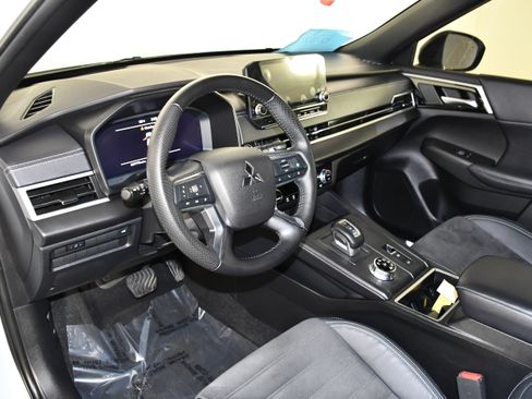 Used 2023 Mitsubishi Outlander SE Black Edition AWD/4WD image 34