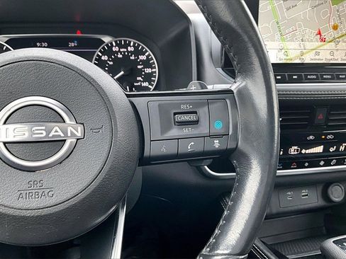 Used 2023 Nissan Rogue SL w/ SL Premium Package image 19