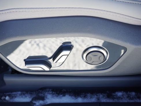 Used 2026 Kia EV9 Wind image 25