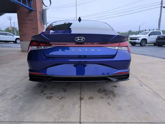 Used 2023 Hyundai Elantra SEL w/ Convenience Package FWD image 7