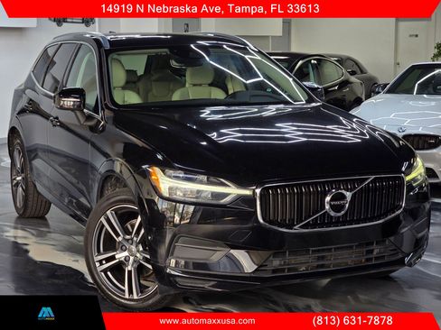 Used 2018 Volvo XC60 T5 Momentum w/ Vision Package image 1