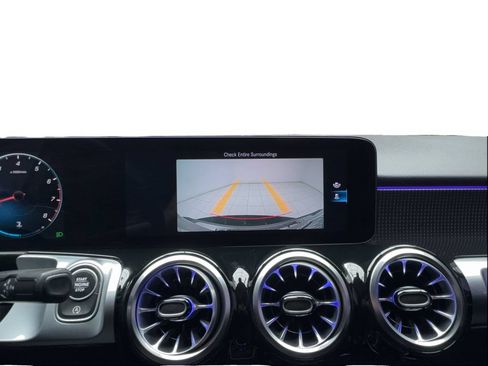 Used 2022 Mercedes-Benz GLB 250 image 48