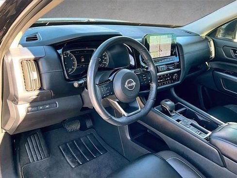 Used 2023 Nissan Pathfinder SL w/ Lighting Package (N92) image 12