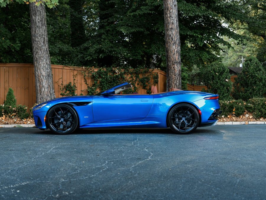 Used 2020 Aston Martin DBS Superleggera Volante RWD image 3