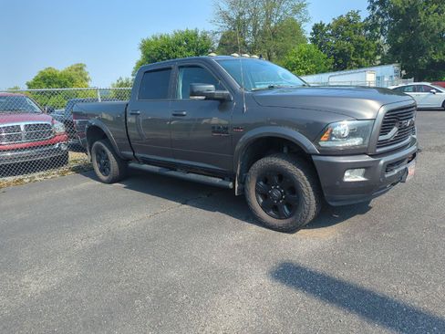 Used 2018 RAM 2500 Laramie w/ Sport Appearance Group AWD/4WD image 3