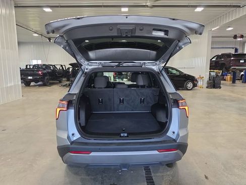 Used 2026 Chevrolet Equinox LT AWD/4WD image 25