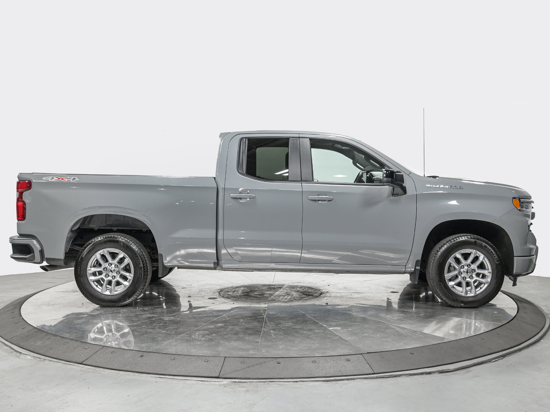 Used 2024 Chevrolet Silverado 1500 RST AWD/4WD image 8