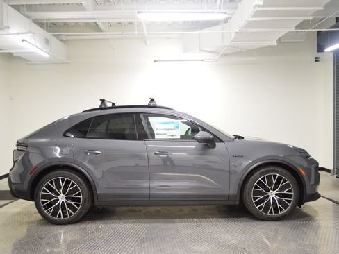 New 2026 Porsche Macan 4 Electric AWD/4WD image 8