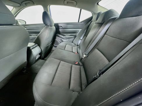 Used 2025 Nissan Altima 2.5 SV FWD image 26