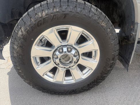 Used 2019 Ford F350 Platinum w/ Platinum Ultimate Package AWD/4WD image 11
