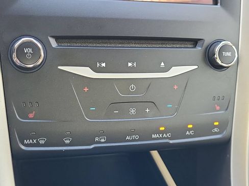Used 2013 Ford Fusion SE FWD image 31