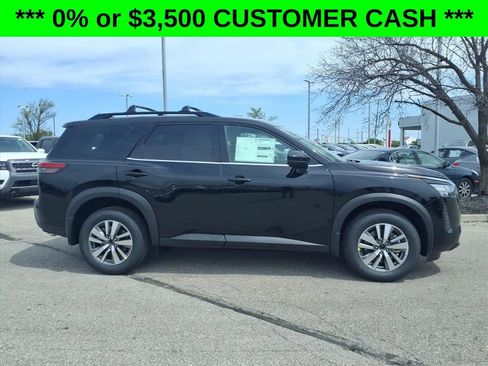 New 2026 Nissan Pathfinder SL AWD/4WD image 9