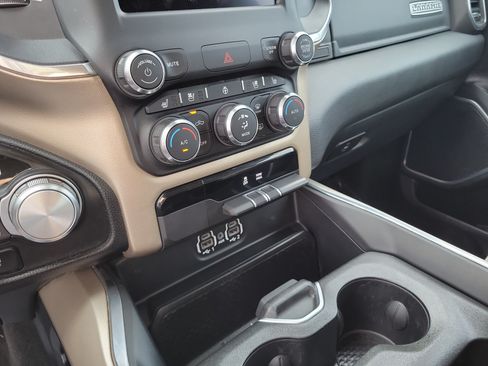 Used 2022 RAM 1500 Laramie AWD/4WD image 19