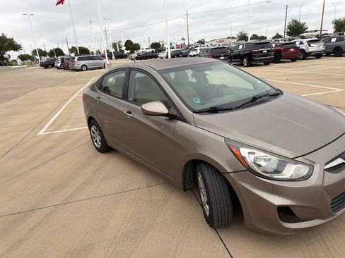 Used 2014 Hyundai Accent GLS FWD image 1