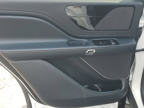 New 2026 Lincoln Aviator AWD image 22