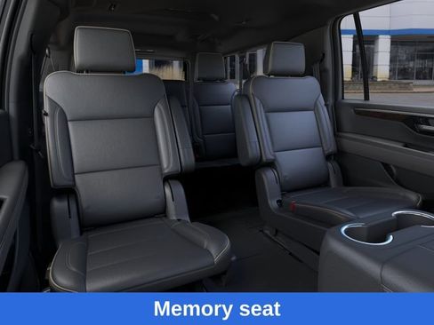 New 2026 Chevrolet Suburban Premier w/ Sun And Tow Package AWD/4WD image 18
